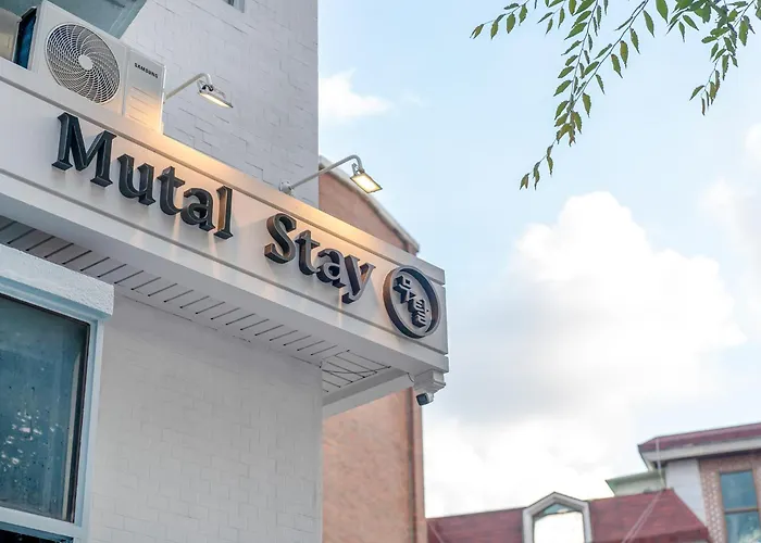 Mutal Motel *